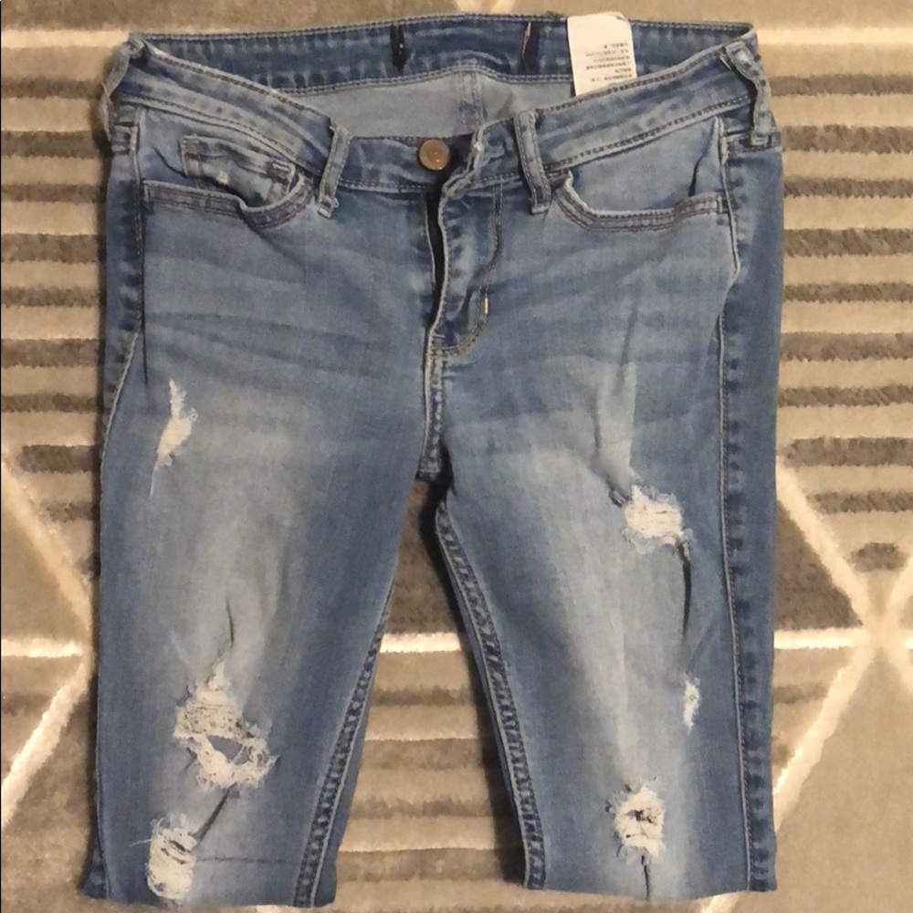 Hollister, Co. Stretch Ripped Capris